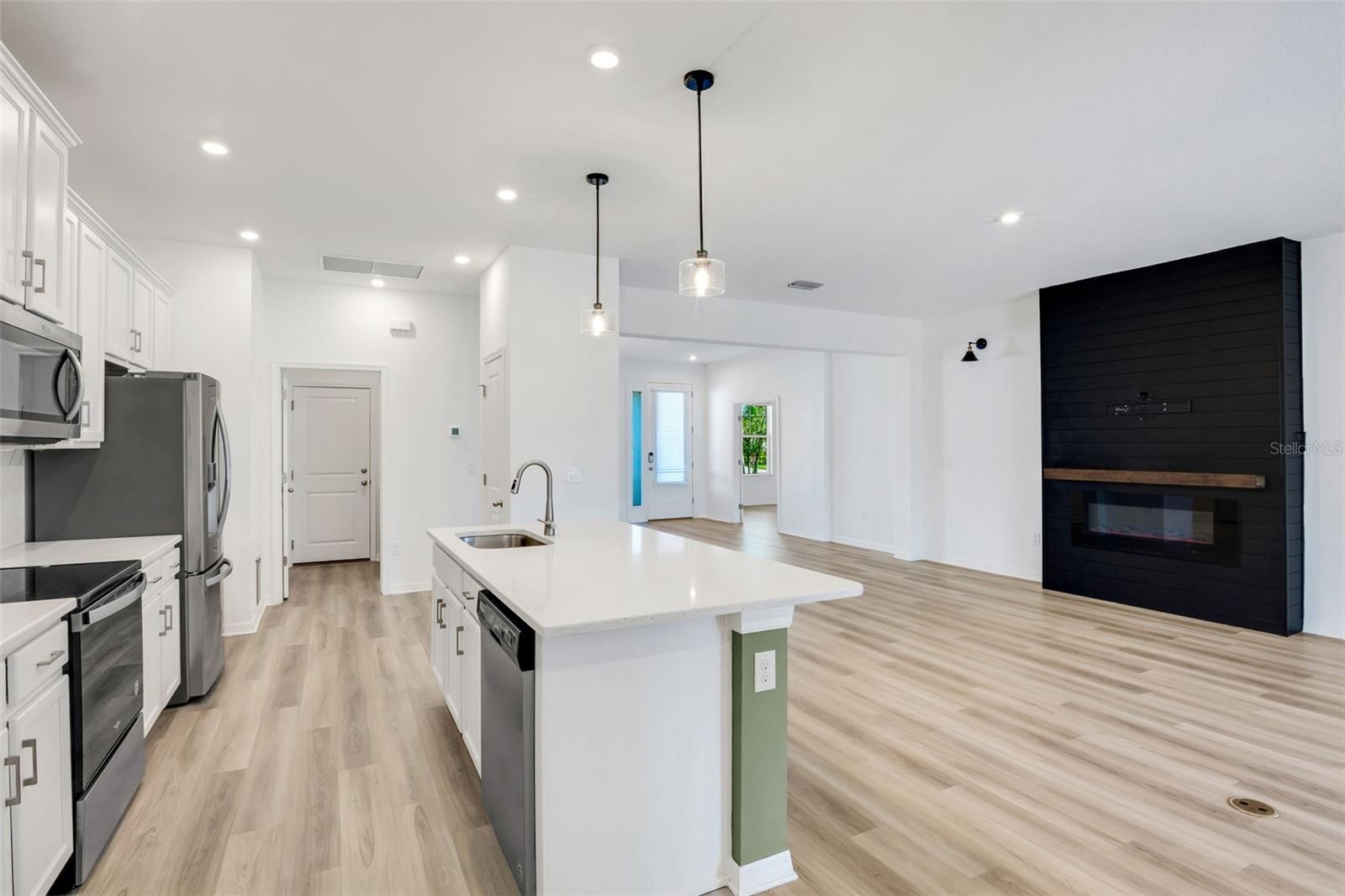 TREVESTA PH II-A - Residential Lease