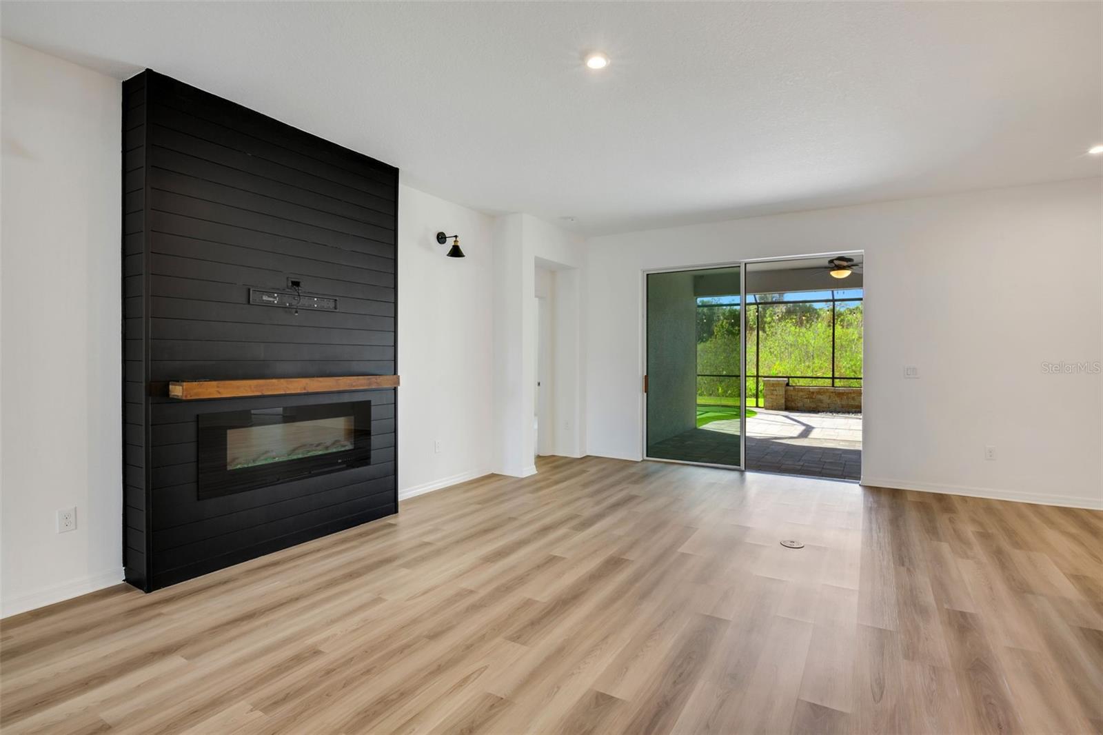 TREVESTA PH II-A - Residential Lease