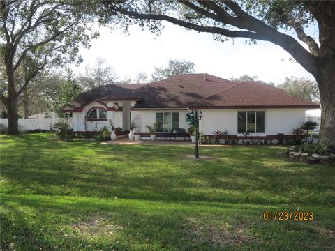 A home in WINTER HAVEN