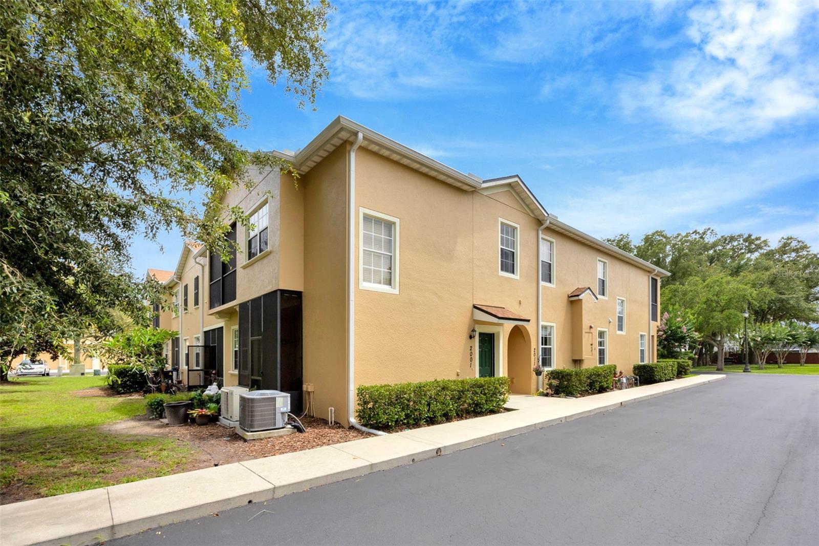 2011 CRESTDALE LANE