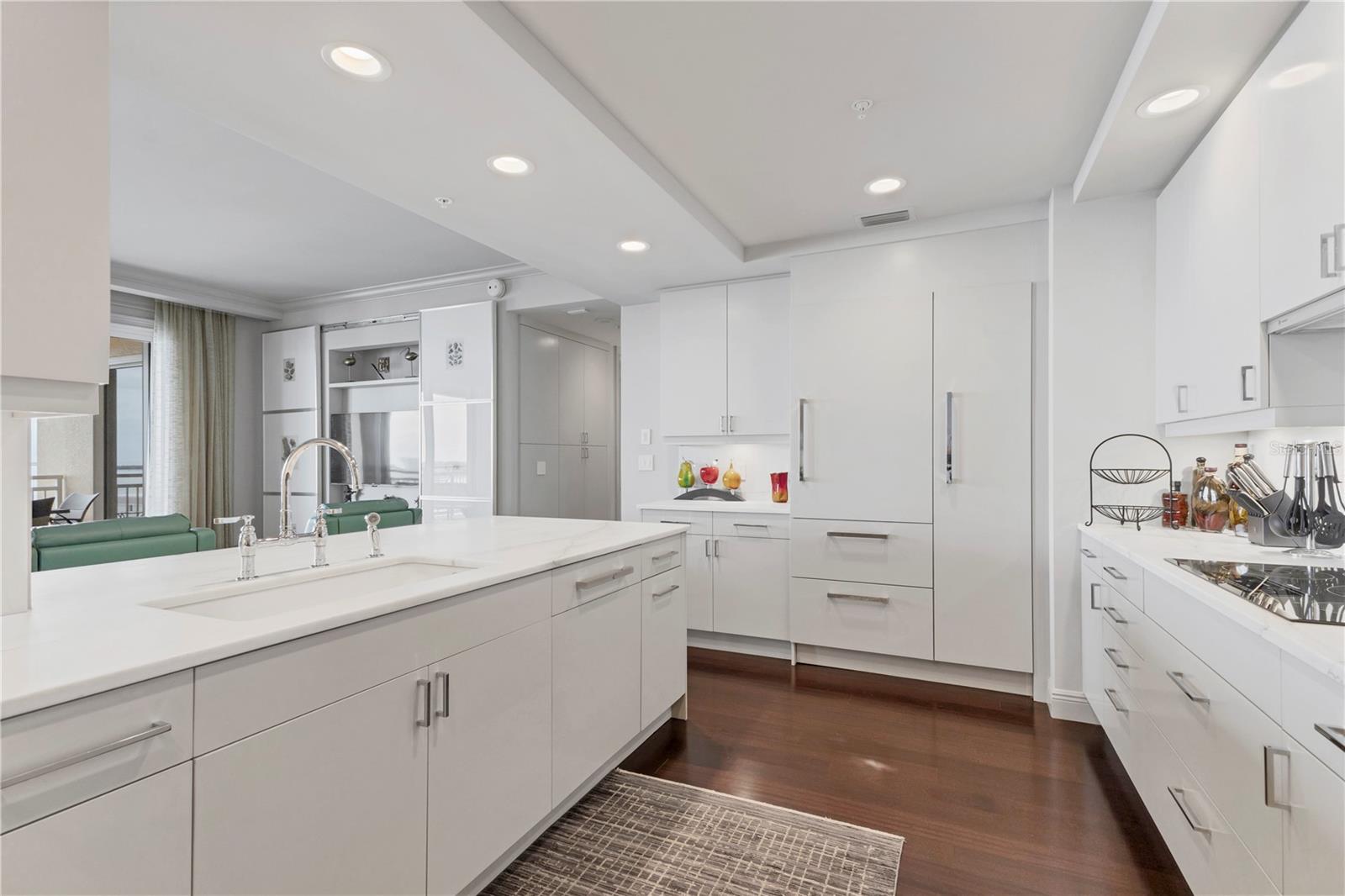 THE TOWER RESIDENCES - Residential