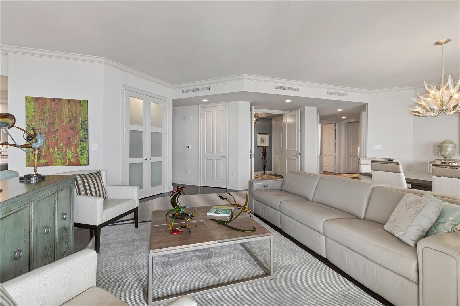 THE TOWER RESIDENCES - Residential