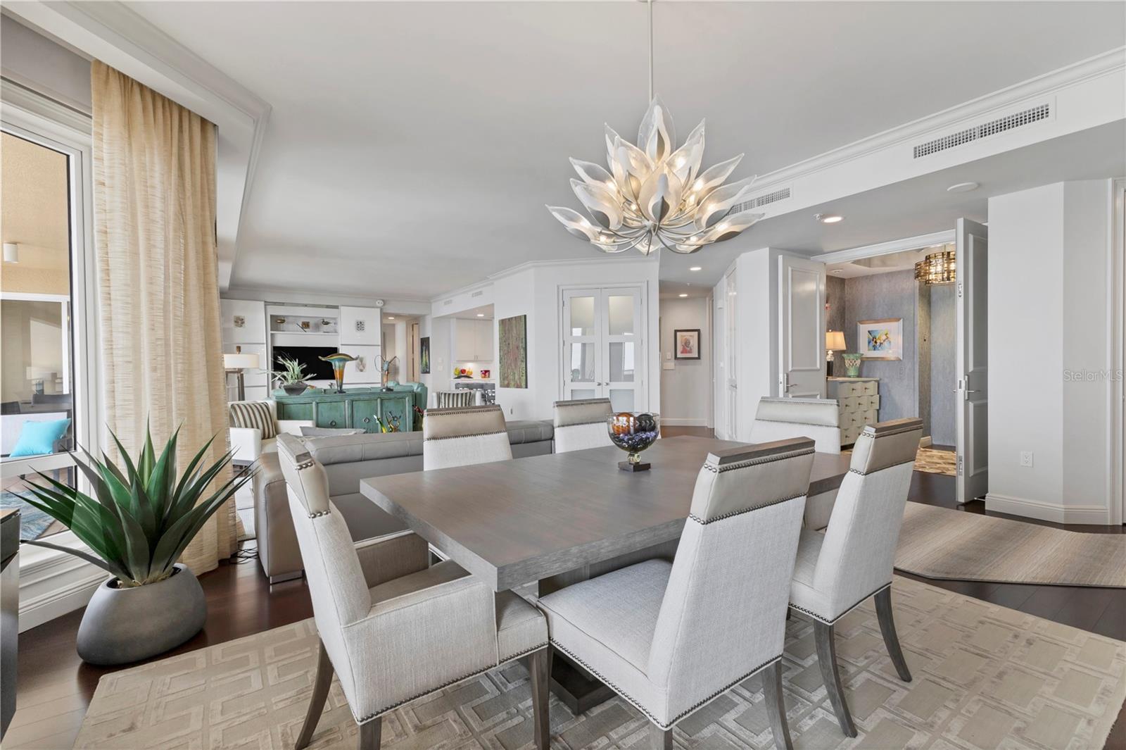 THE TOWER RESIDENCES - Residential