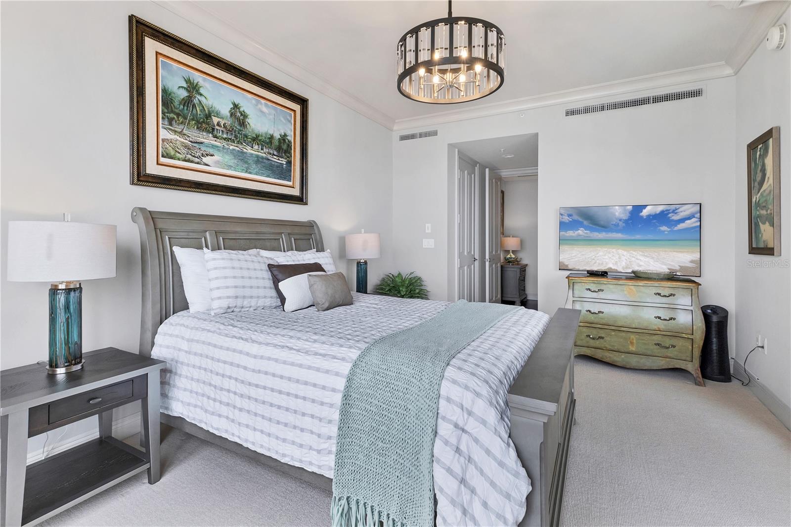 THE TOWER RESIDENCES - Residential