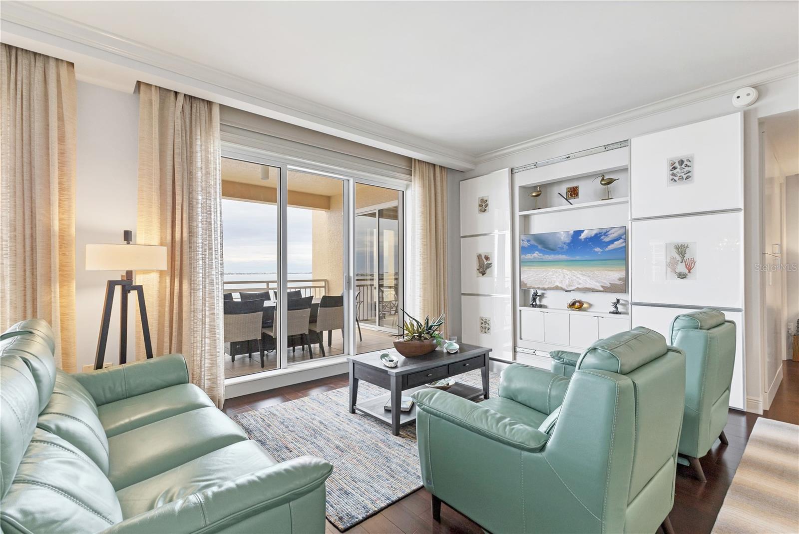 THE TOWER RESIDENCES - Residential