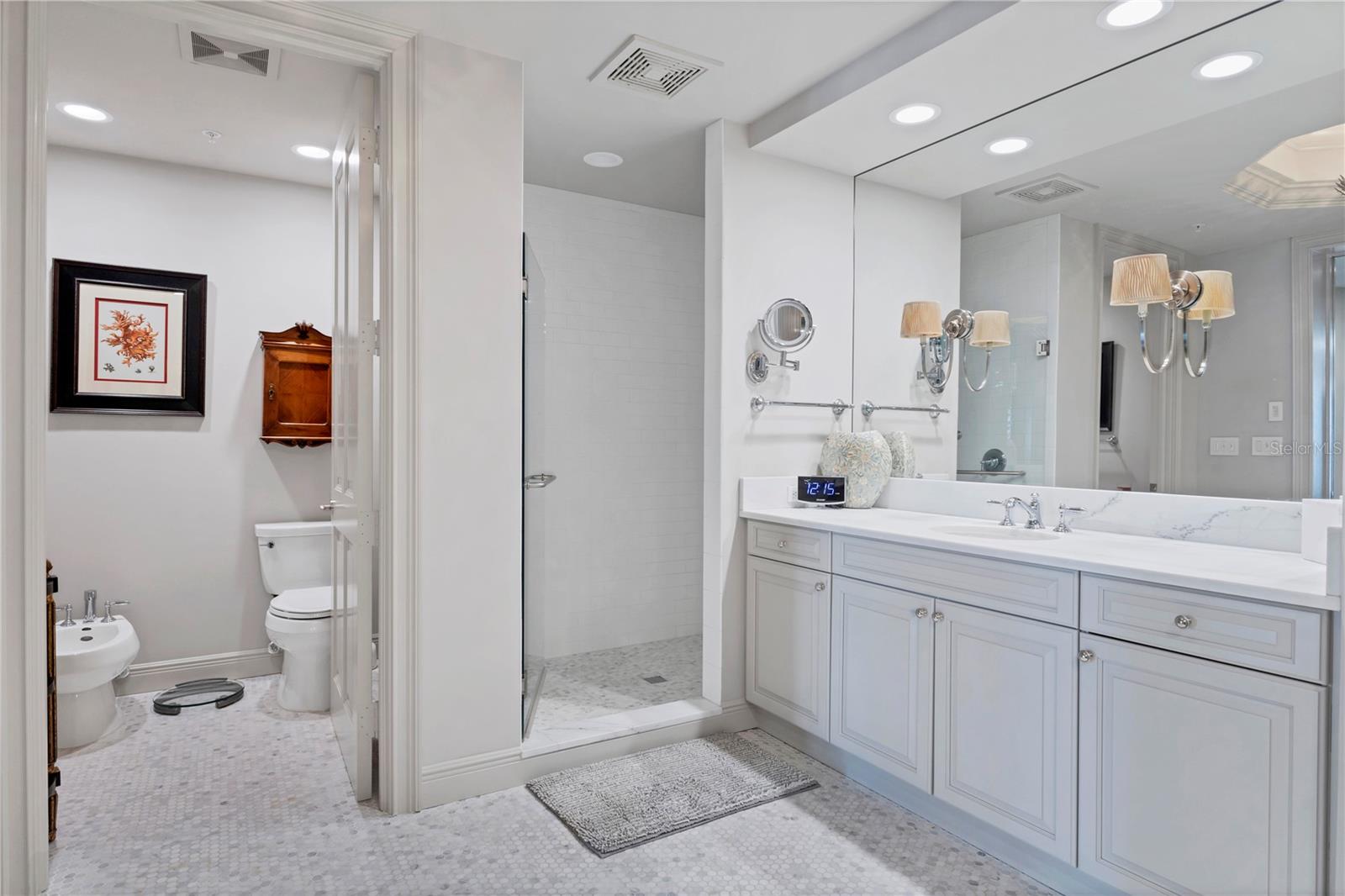 THE TOWER RESIDENCES - Residential