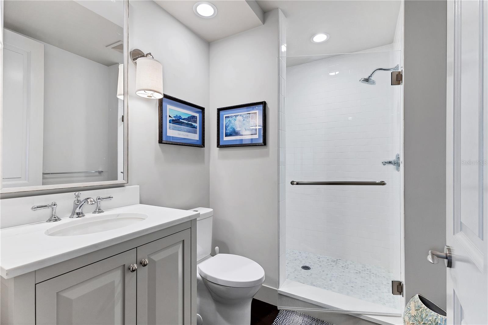 THE TOWER RESIDENCES - Residential