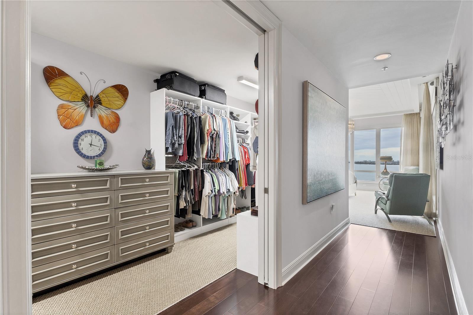 THE TOWER RESIDENCES - Residential