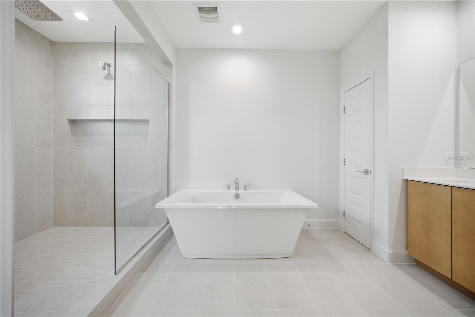 HAMPTON LNDG/PROVIDENCE - Residential