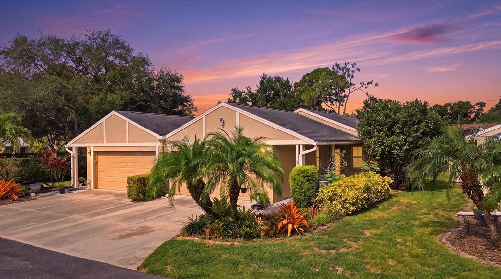 Photo of 308 Chartley Court N, Sarasota, FL 34232 (MLS # A4701644)