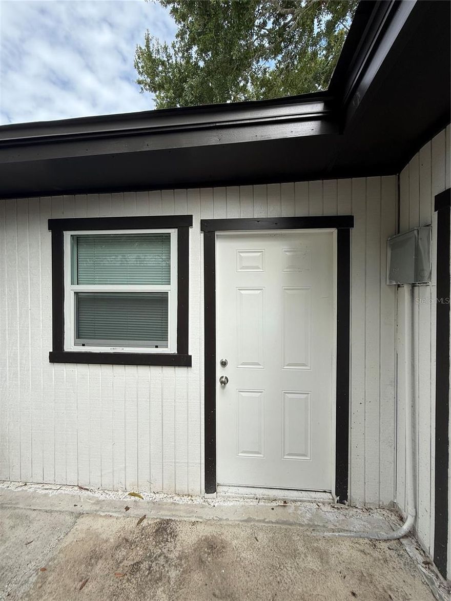Come and see this 1 bedroom unit in a great location, just minutes from the stadiums and downtown. This apartment features Electric, Water, Grounds Care and Internet included in the rent. Schedule your showing today.
