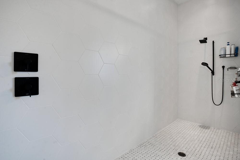 BELLA COLLINA EAST SUB - Residential