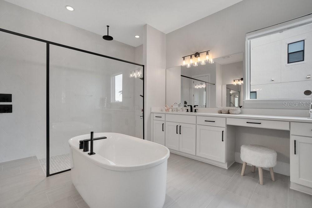 BELLA COLLINA EAST SUB - Residential