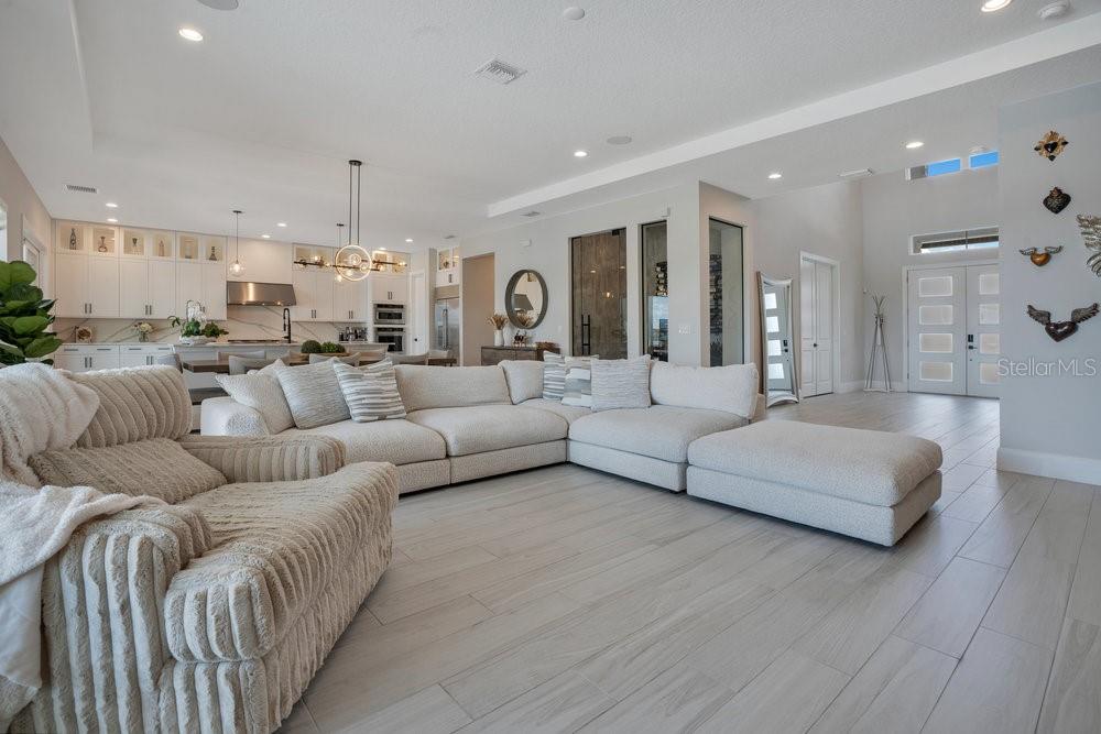 BELLA COLLINA EAST SUB - Residential