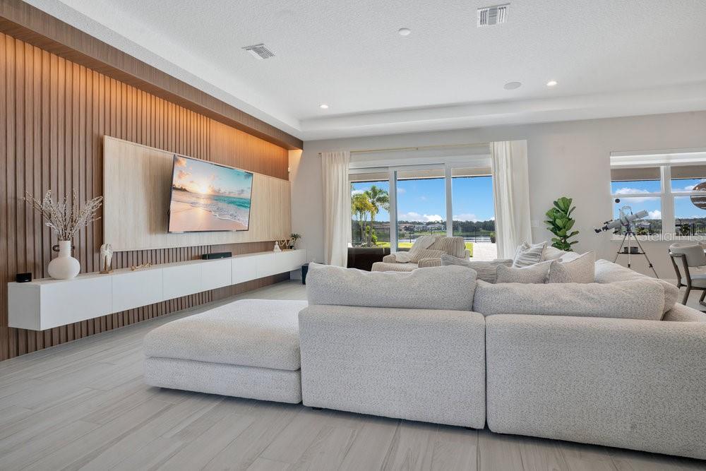 BELLA COLLINA EAST SUB - Residential