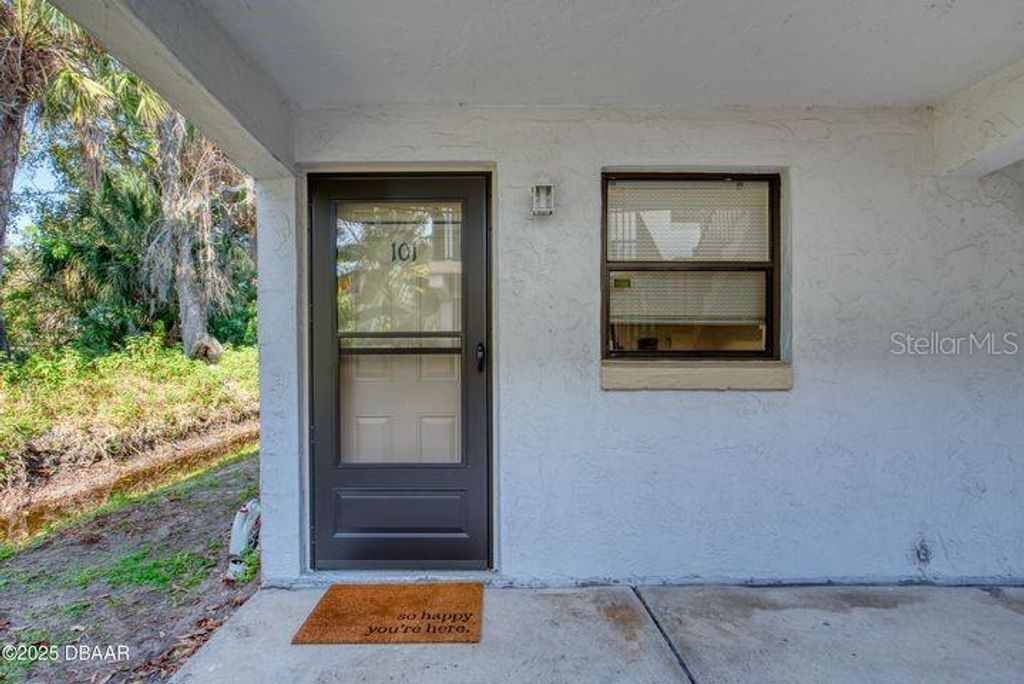 Photo of 1504 Virginia Avenue #101, Daytona Beach, FL 32114 (MLS # V4948180)