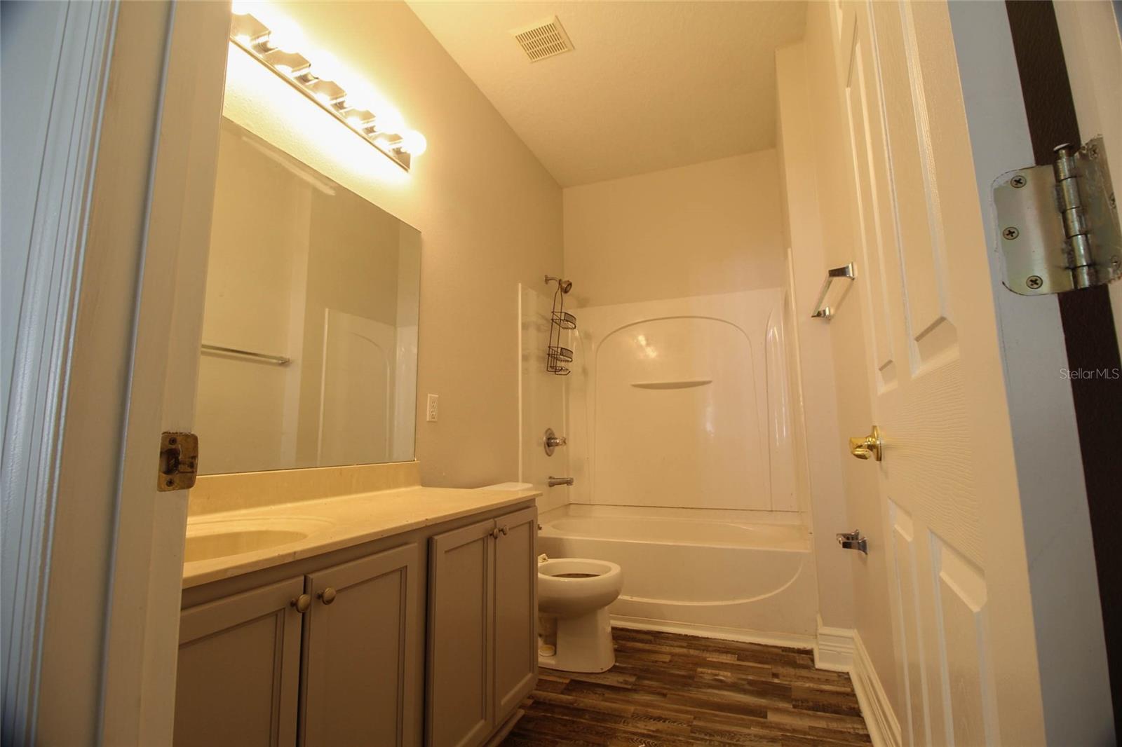 SOMERSET - Residential Lease