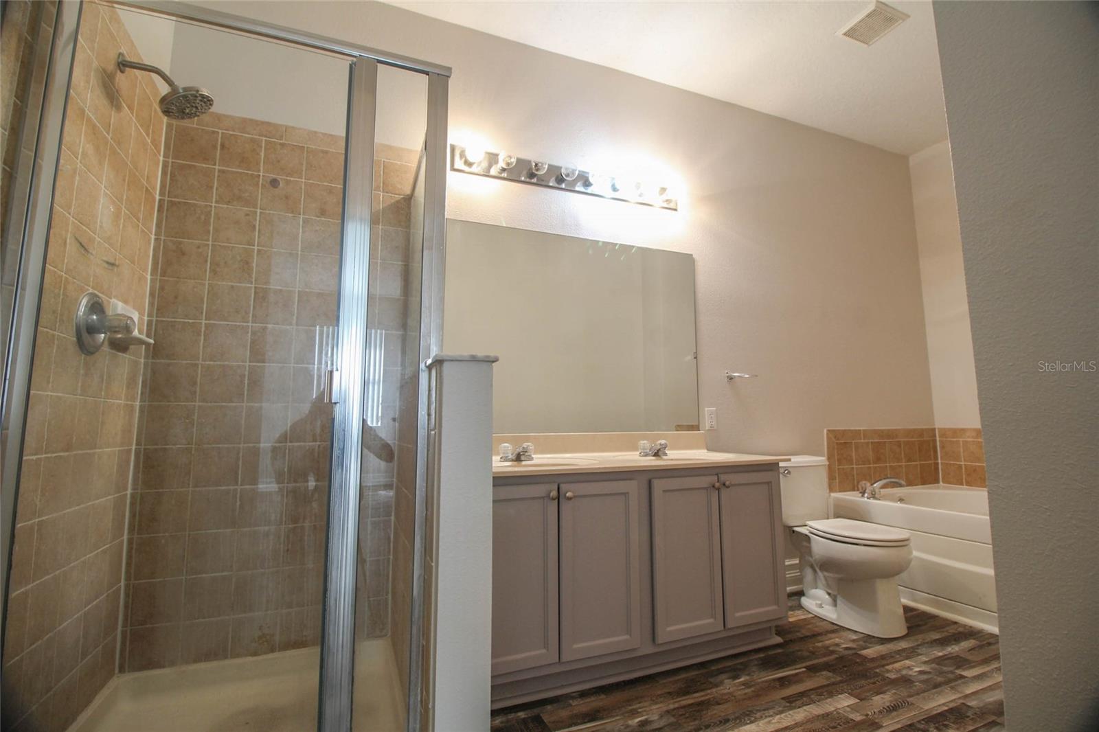 SOMERSET - Residential Lease