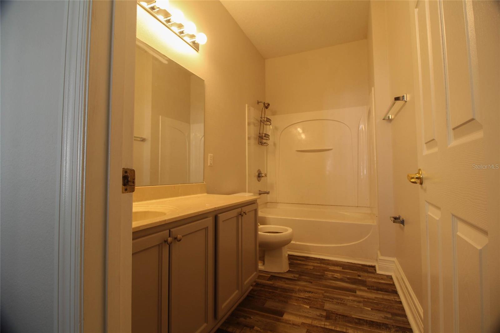 SOMERSET - Residential Lease