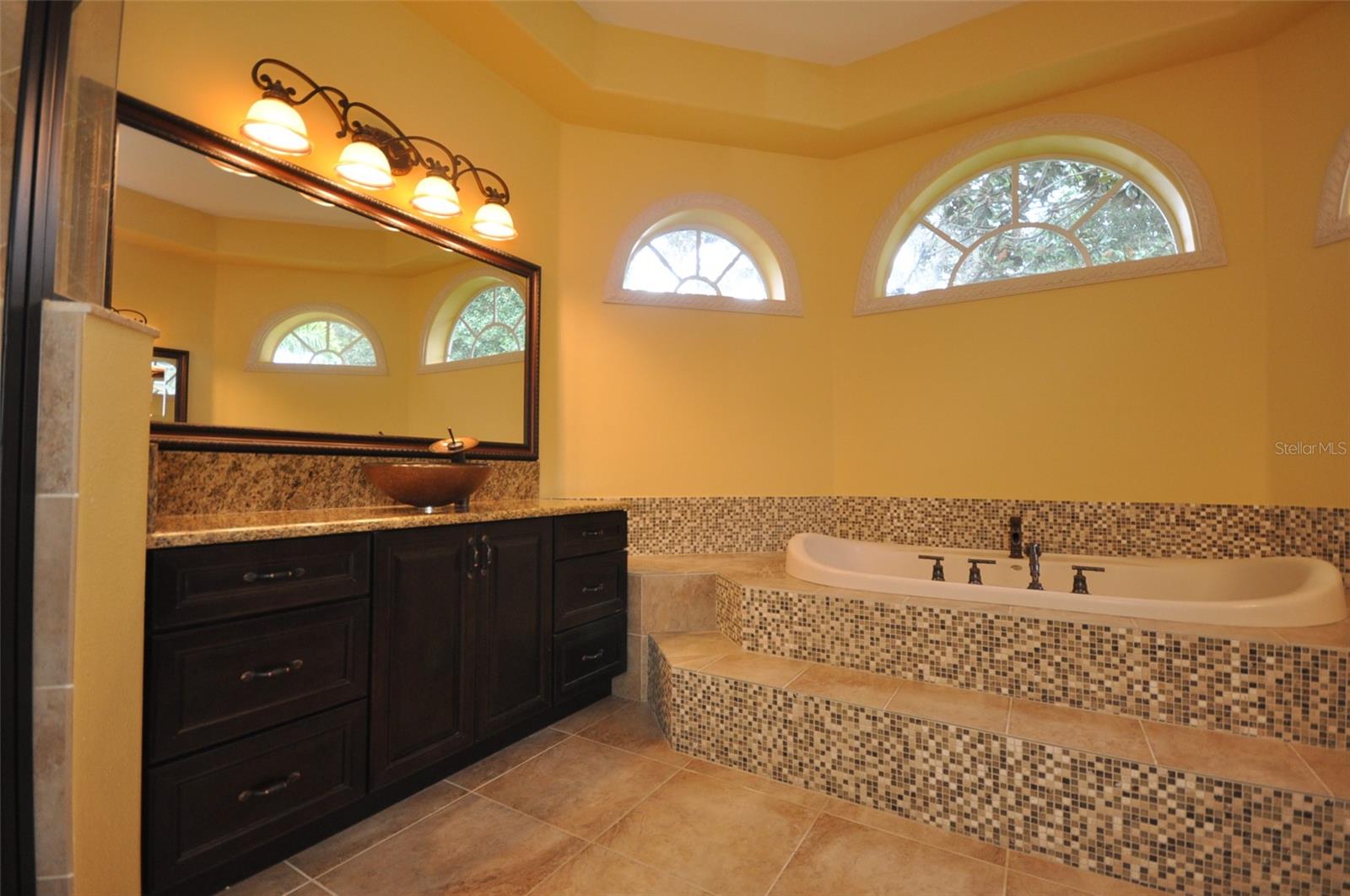 LAFAYETTE CLUB - Residential Lease