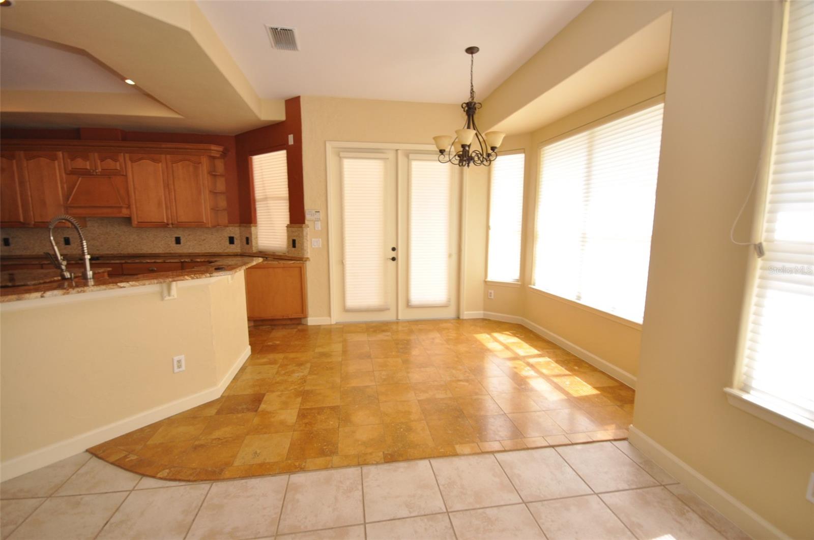 LAFAYETTE CLUB - Residential Lease