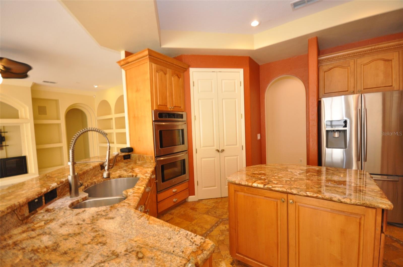 LAFAYETTE CLUB - Residential Lease