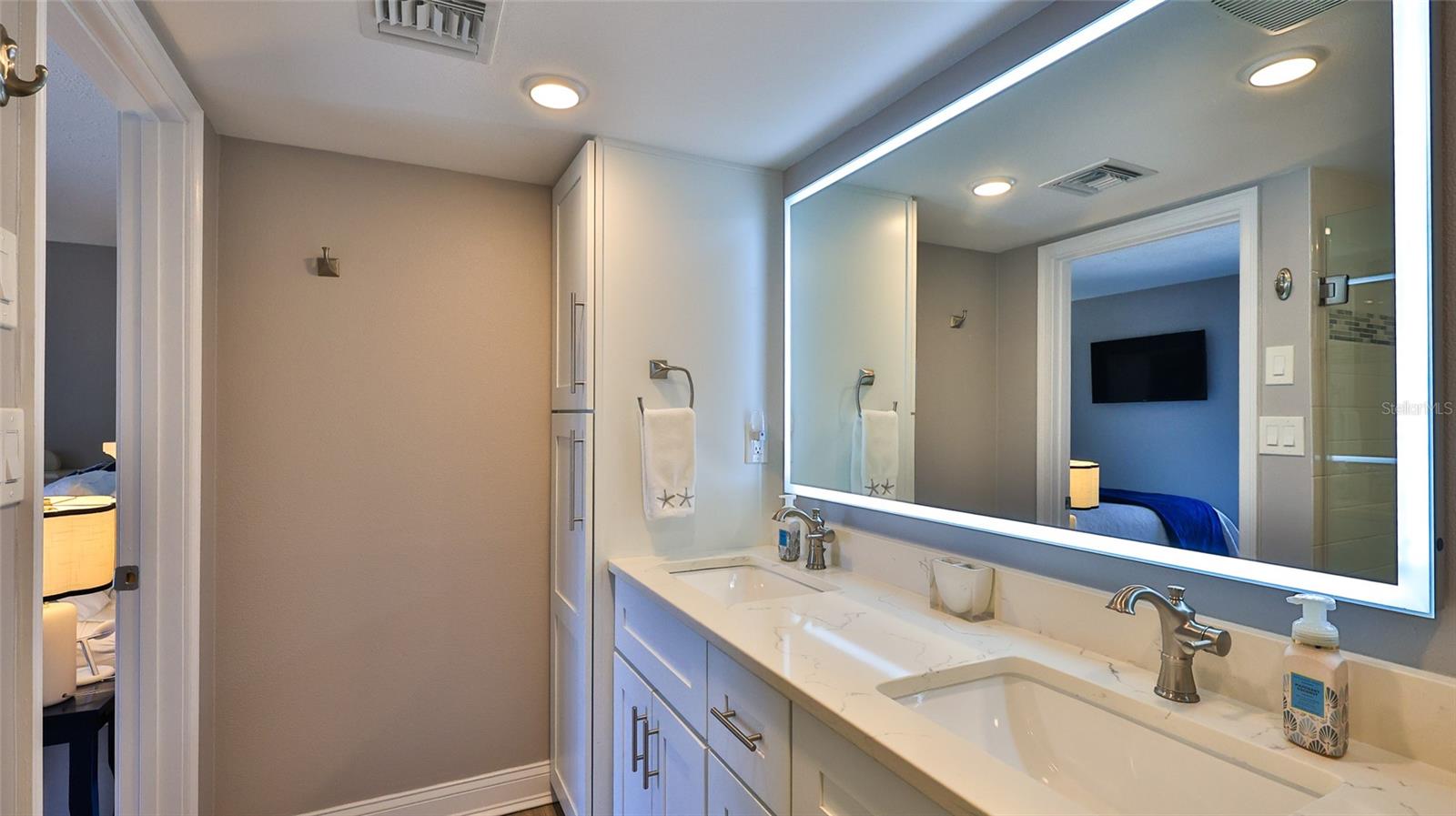 SEASCAPE TOWERS CONDO PH 01 - Residential