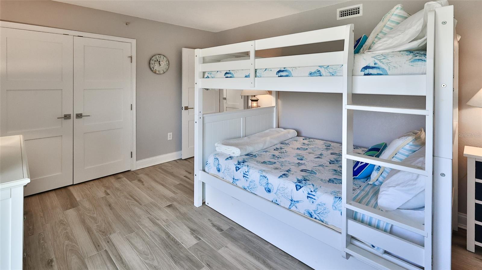 SEASCAPE TOWERS CONDO PH 01 - Residential