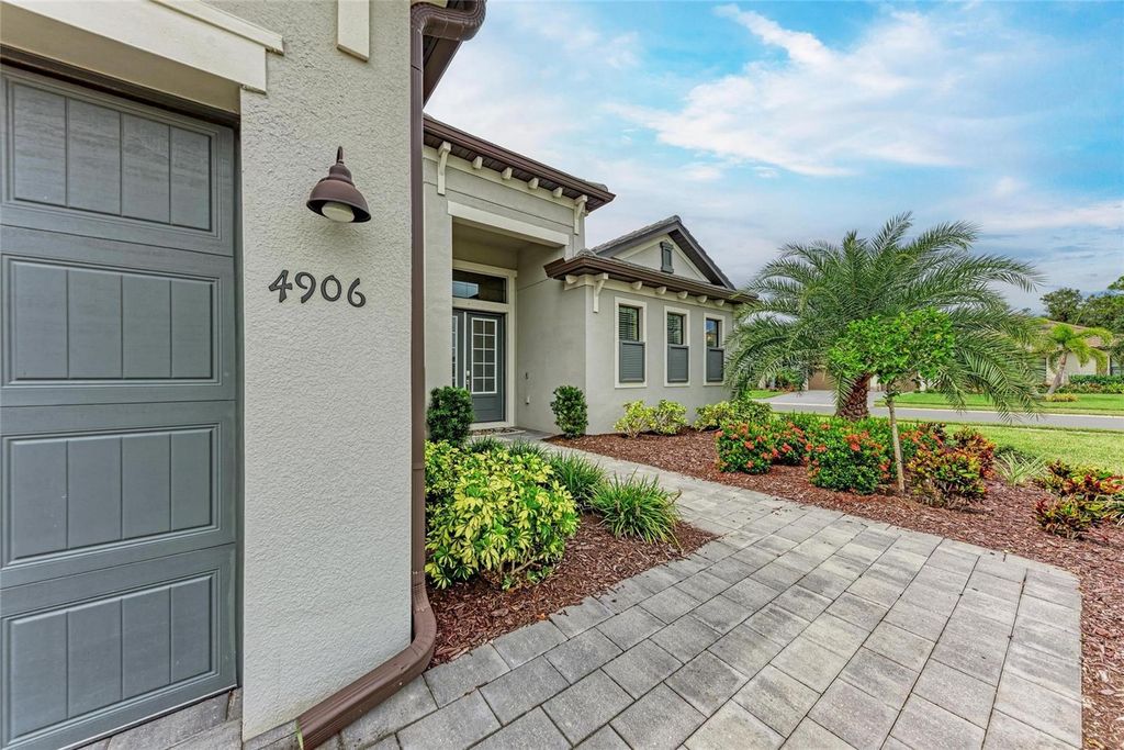 Photo of 4906 Lighthouse Bay Lane, Bradenton, FL 34211 (MLS # A4666010)