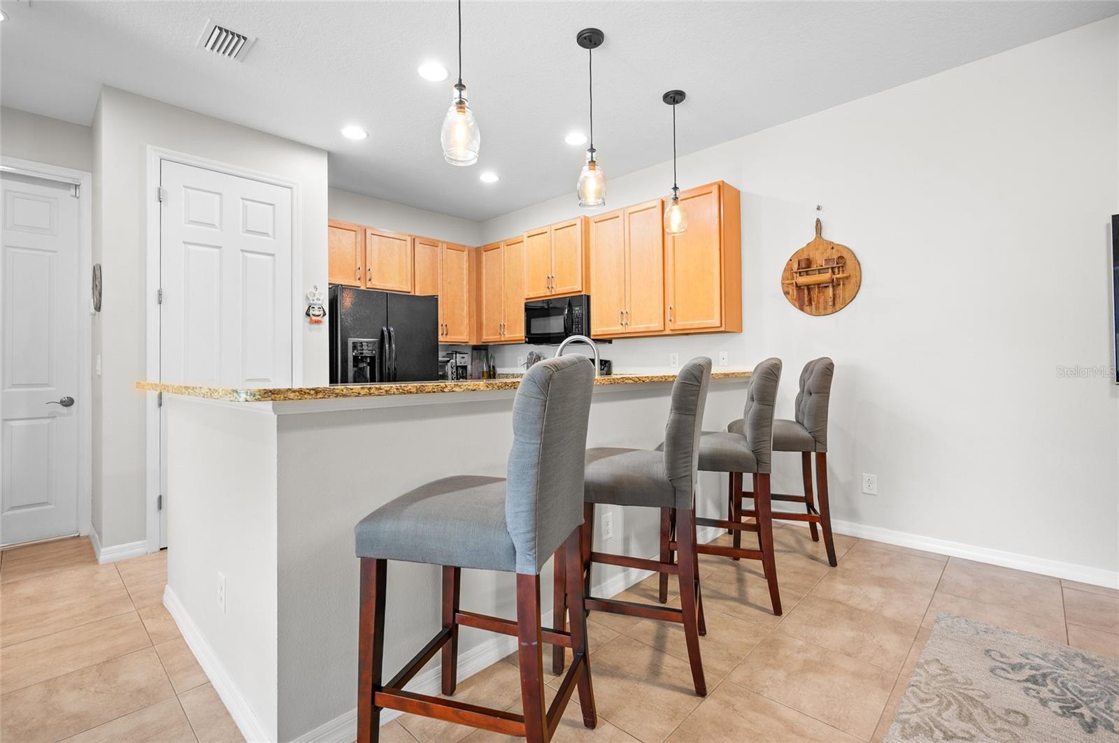 ARTISTS ENCLAVE - Residential