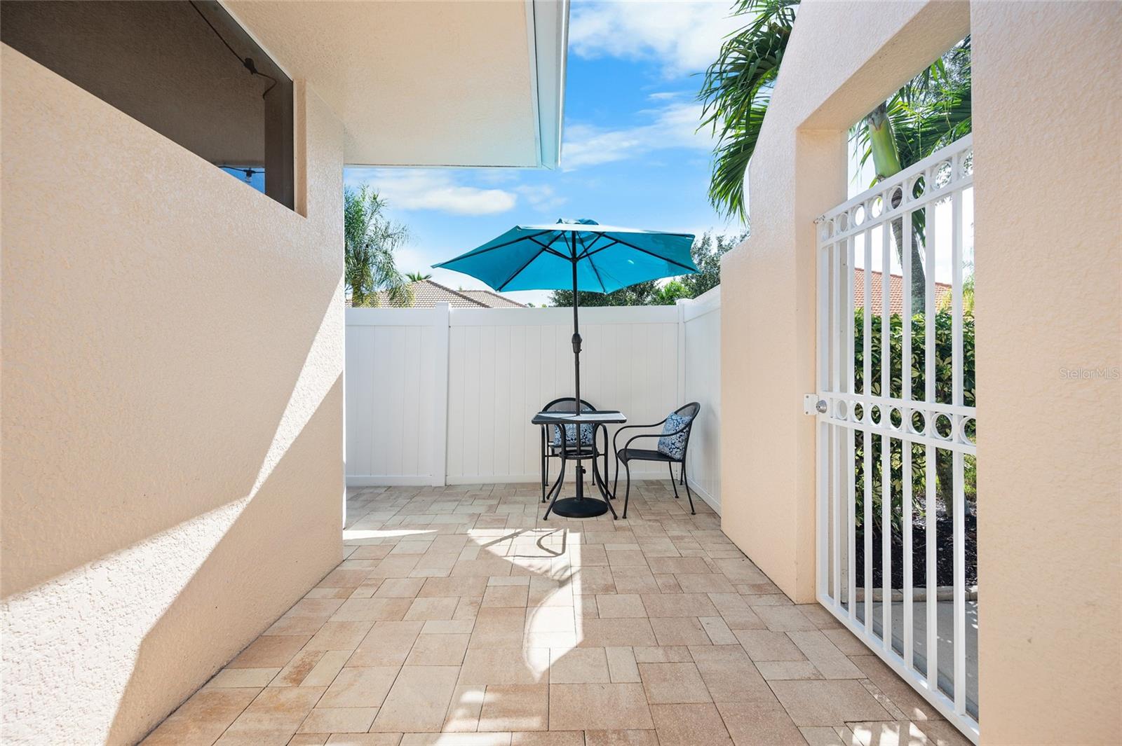 ARTISTS ENCLAVE - Residential