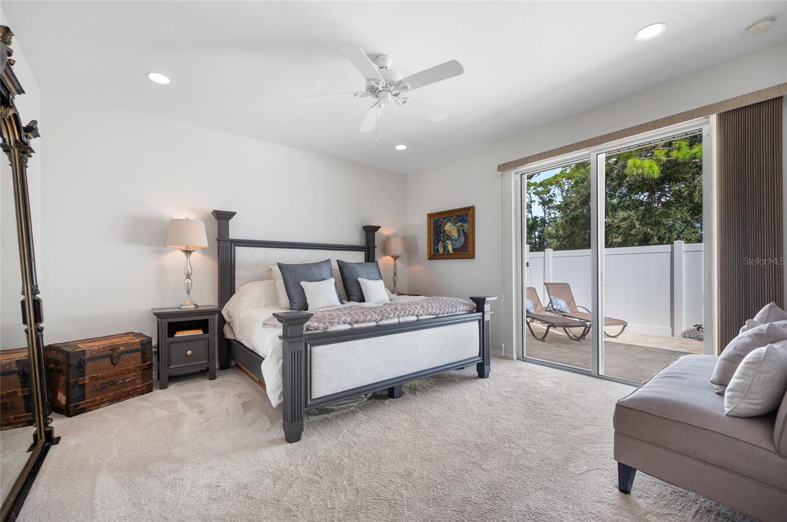 ARTISTS ENCLAVE - Residential