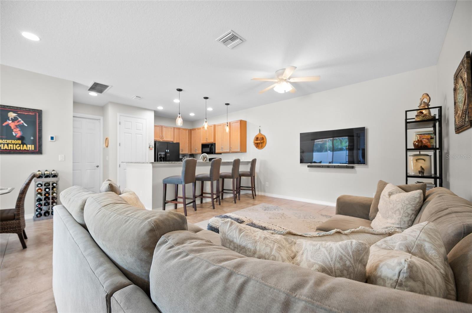 ARTISTS ENCLAVE - Residential