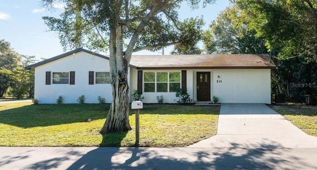 Photo of 533 E Charlotte Avenue, Punta Gorda, FL 33950 (MLS # C7529167)
