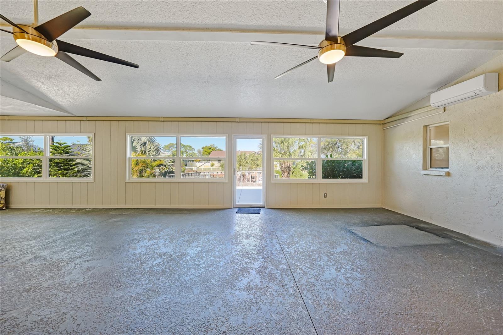 GROVE CITY TERRACE - Residential