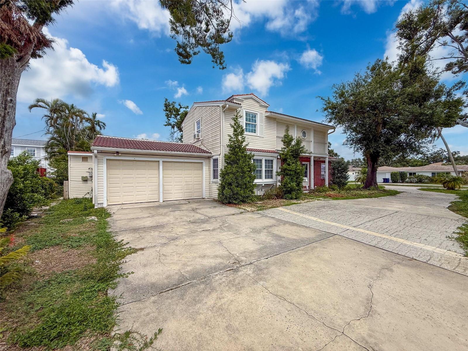 425 49TH STREET N