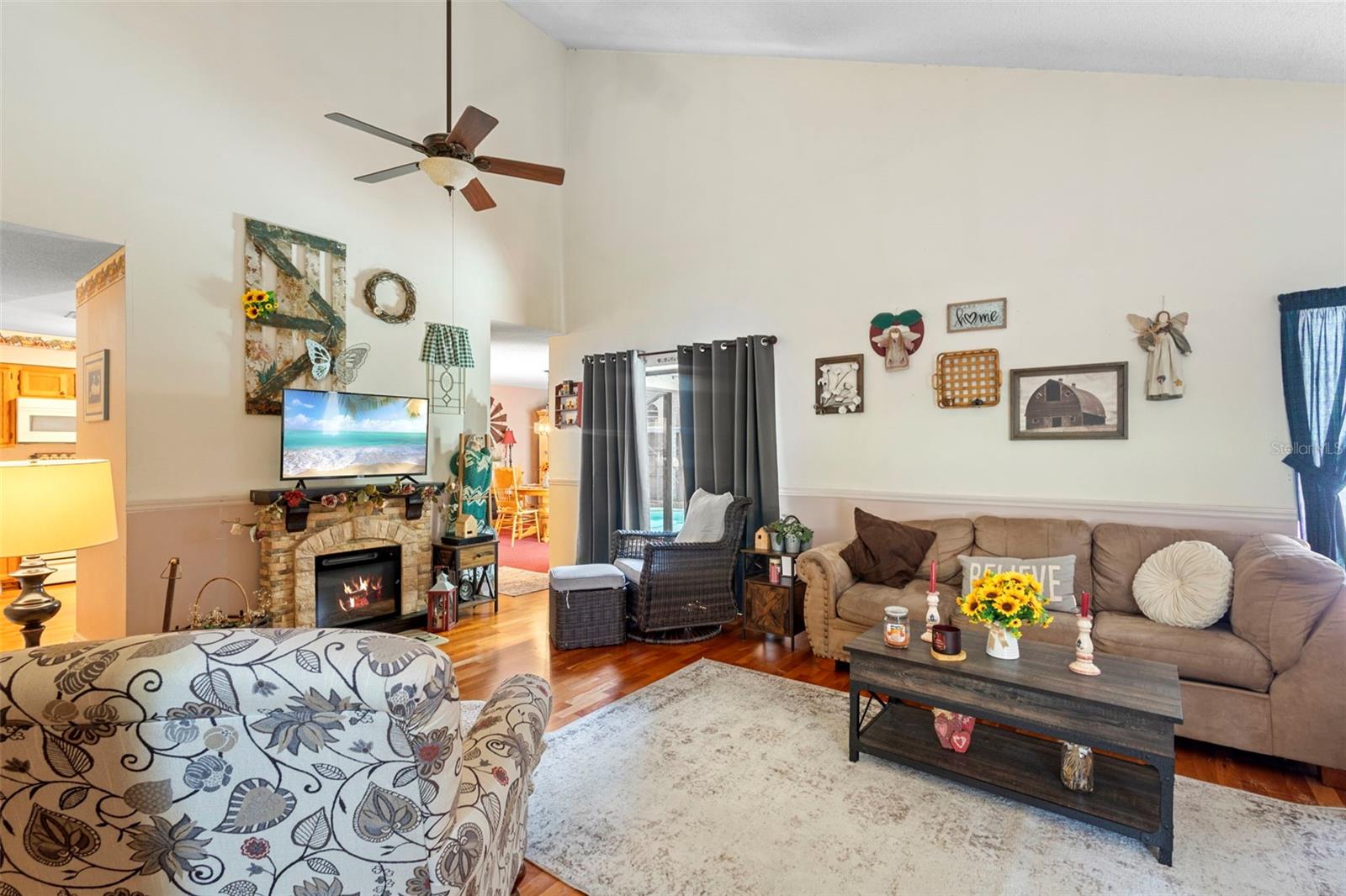 4273 FOX HOLLOW CIRCLE