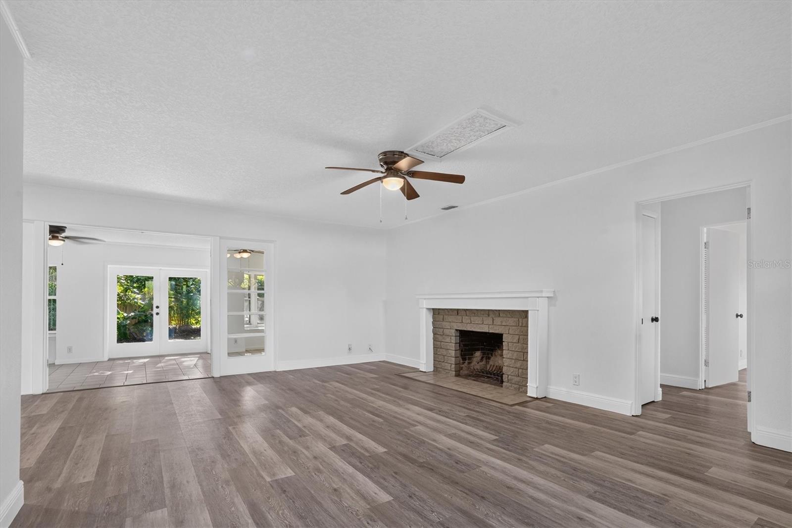 1202 ORANOLE ROAD
