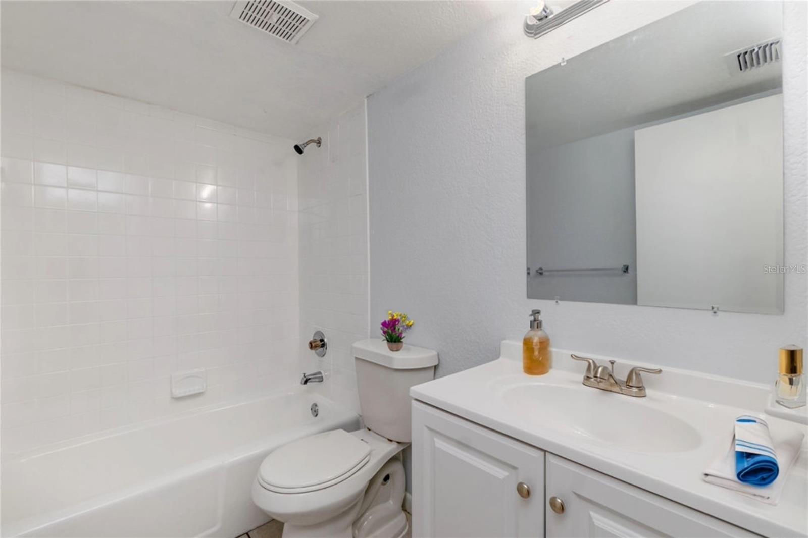 BLOUNT & WHITLEDGE SUB - Residential Lease
