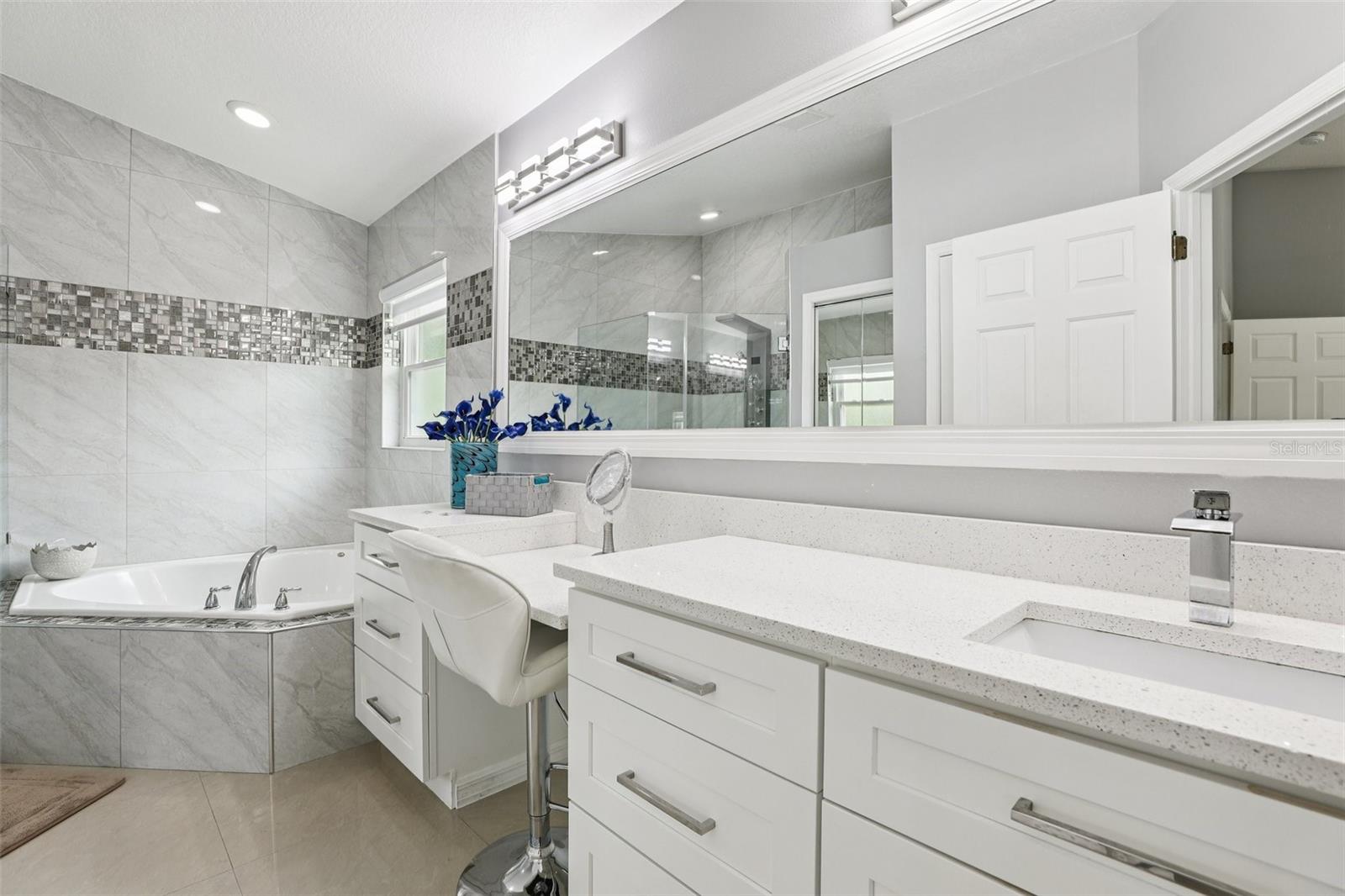 EAST LAKE RESERVE AT NARCOOSSEE UNIT 3 - Residential