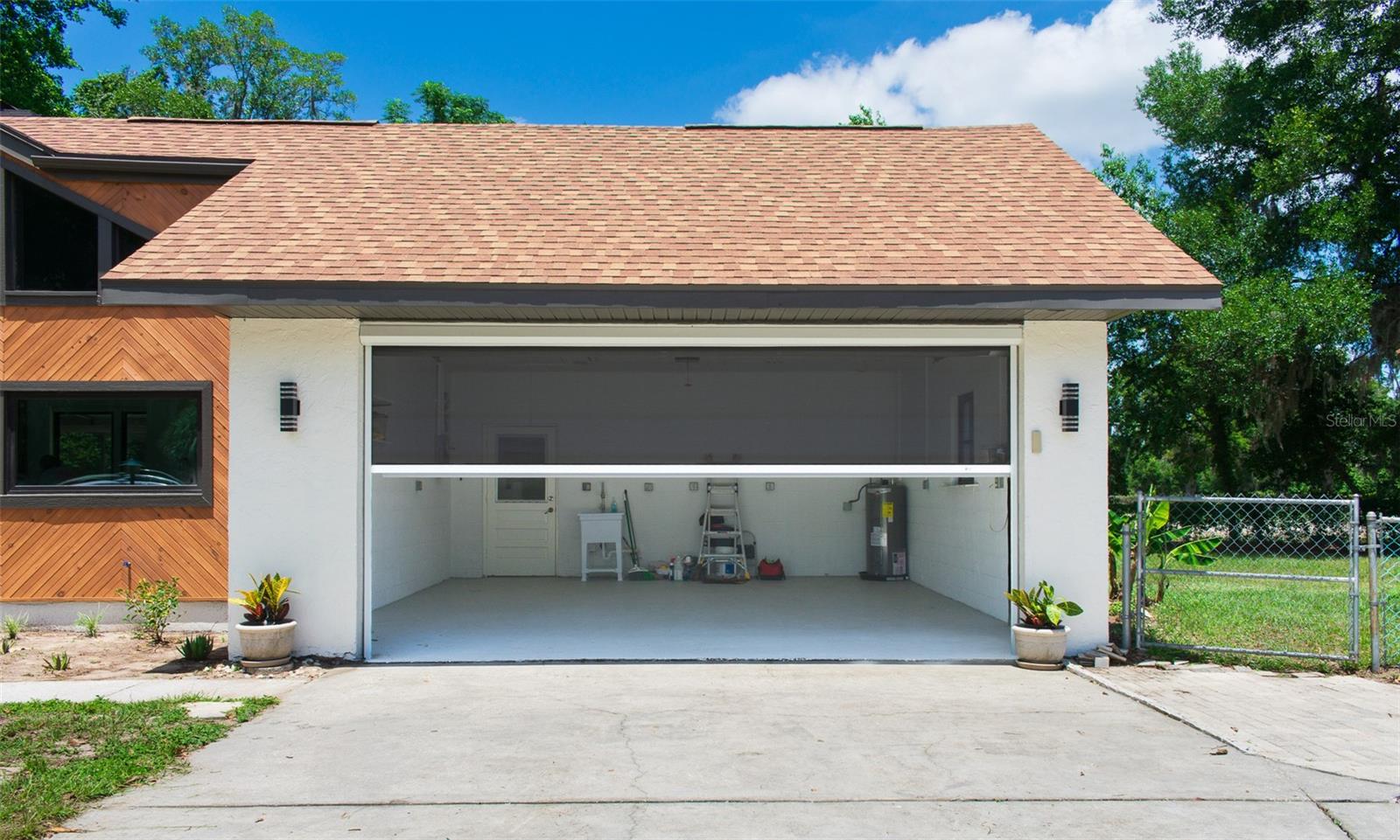 507 E HIGHWAY 318