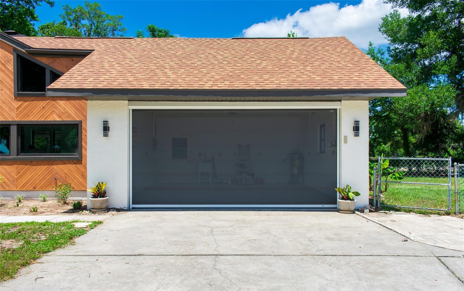 507 E HIGHWAY 318