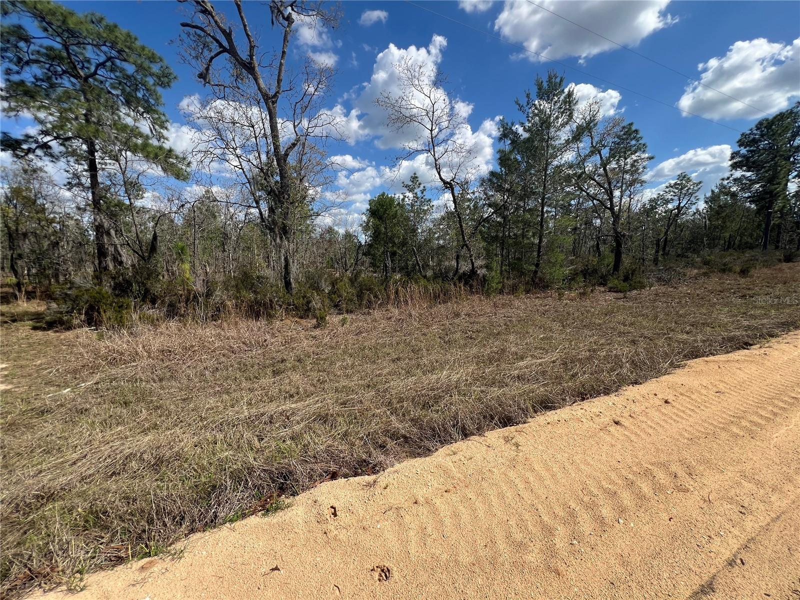 CUE LAKE HILLS - Land