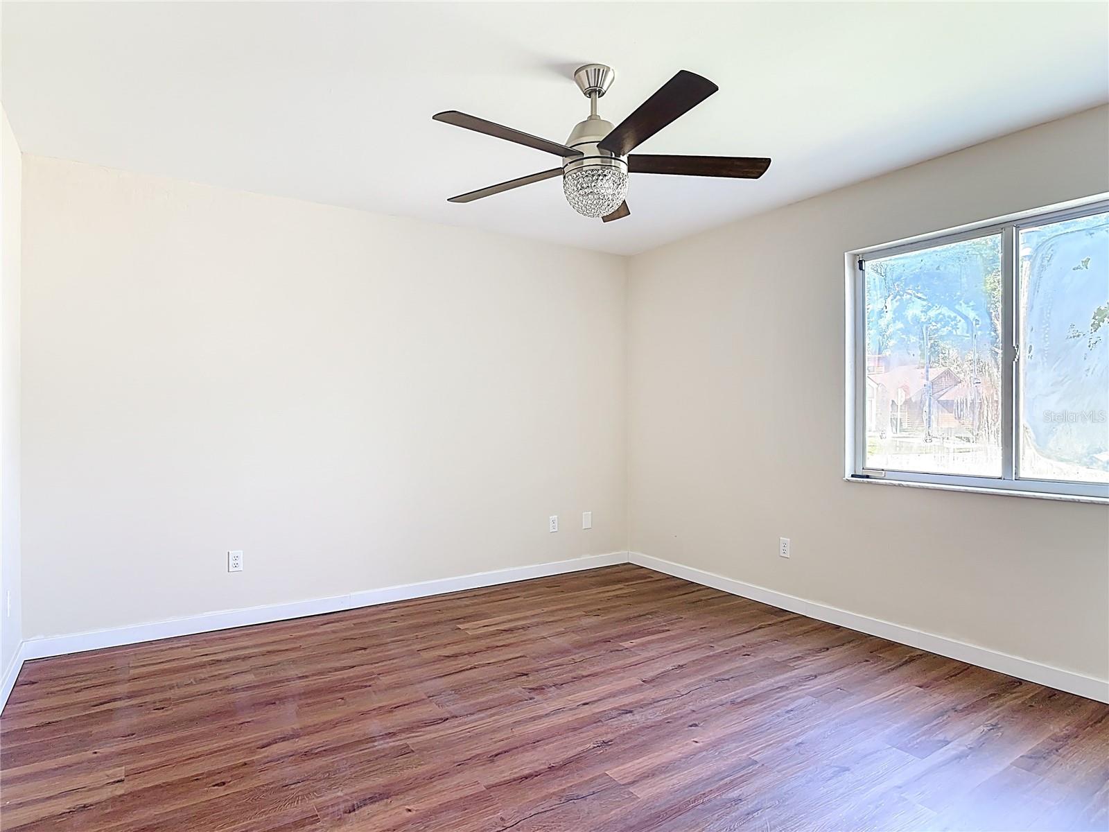 PELICAN BAY PH 04 UNIT 02 - Residential Lease