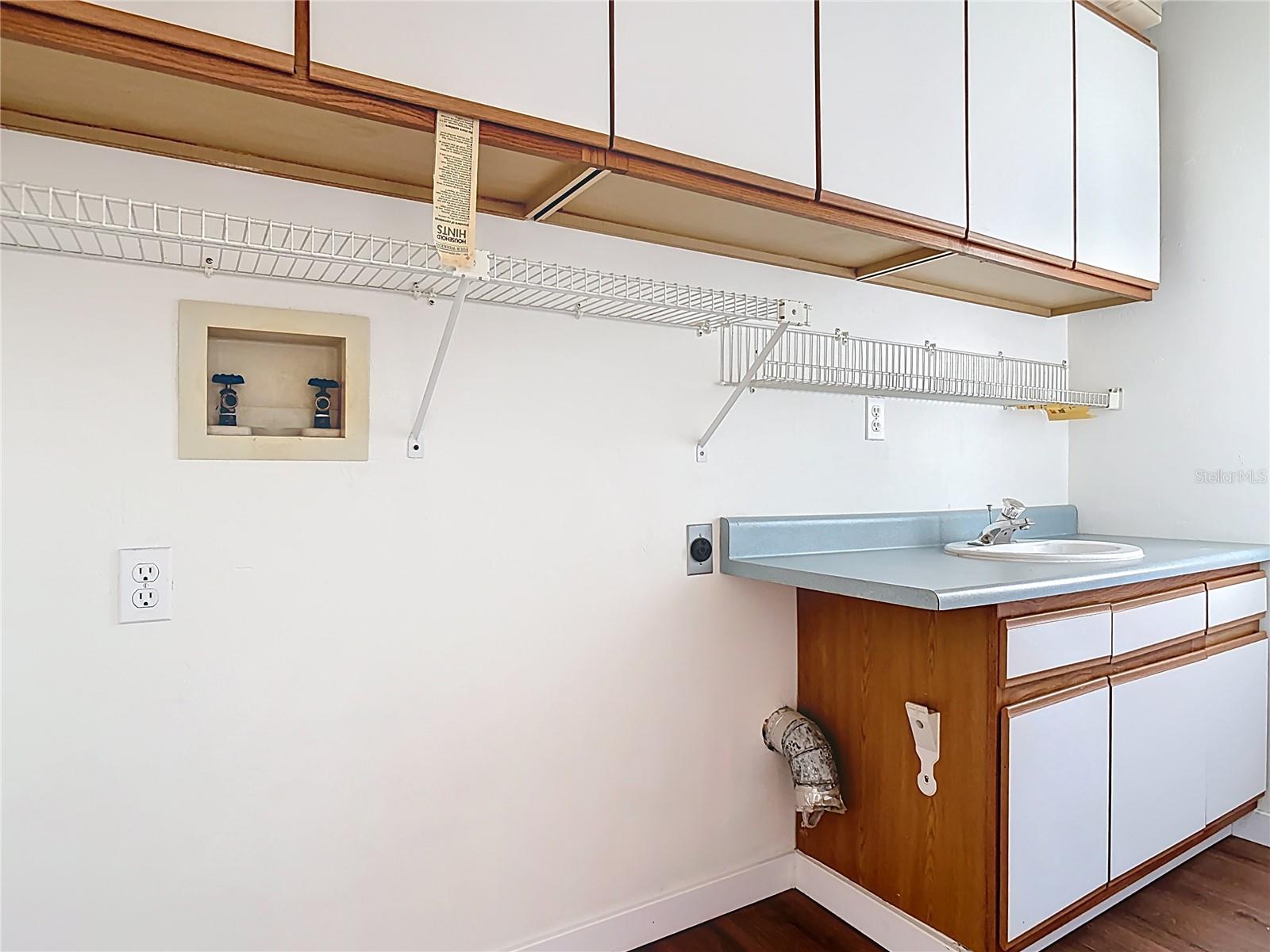 PELICAN BAY PH 04 UNIT 02 - Residential Lease