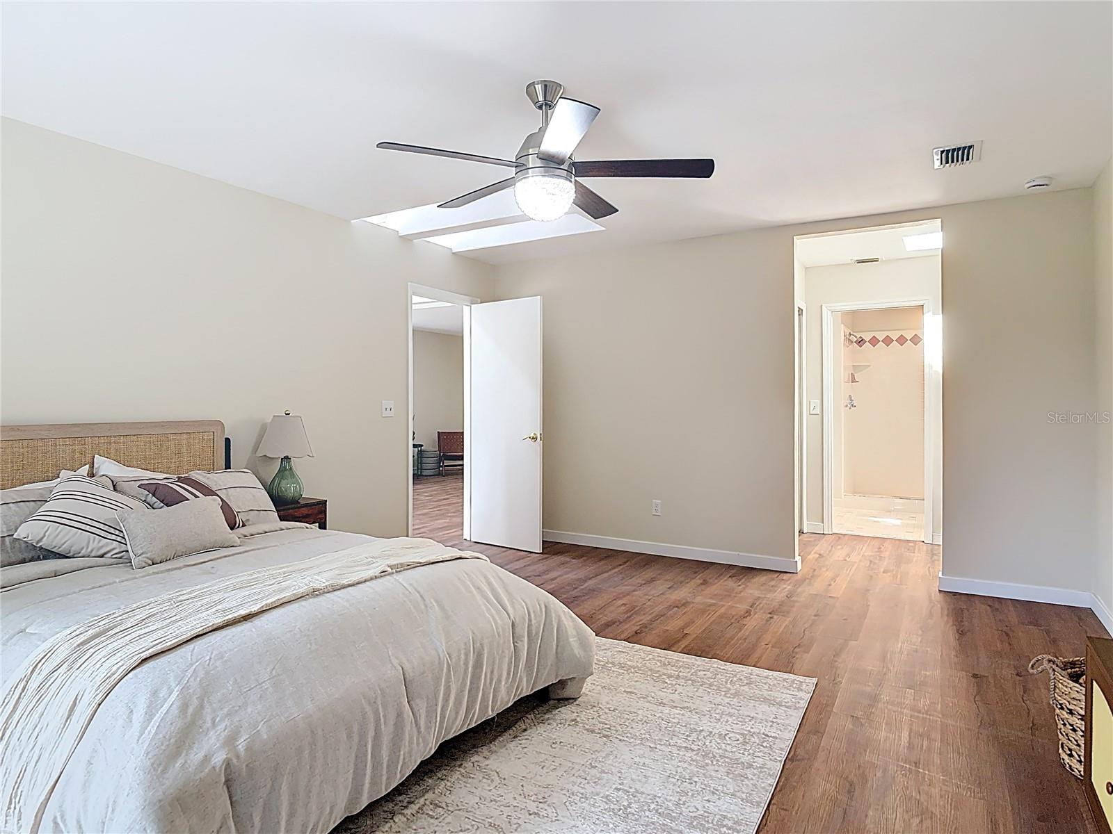 PELICAN BAY PH 04 UNIT 02 - Residential Lease