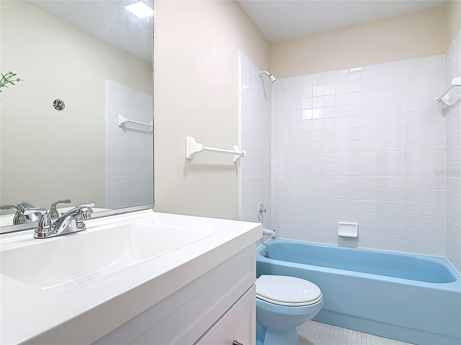 PELICAN BAY PH 04 UNIT 02 - Residential Lease