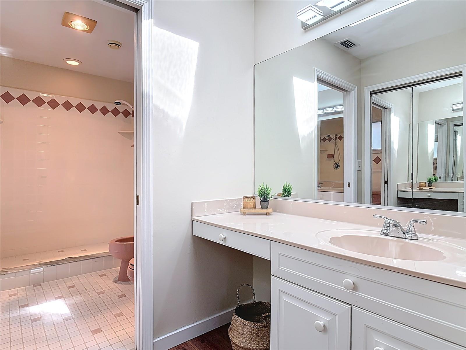 PELICAN BAY PH 04 UNIT 02 - Residential Lease