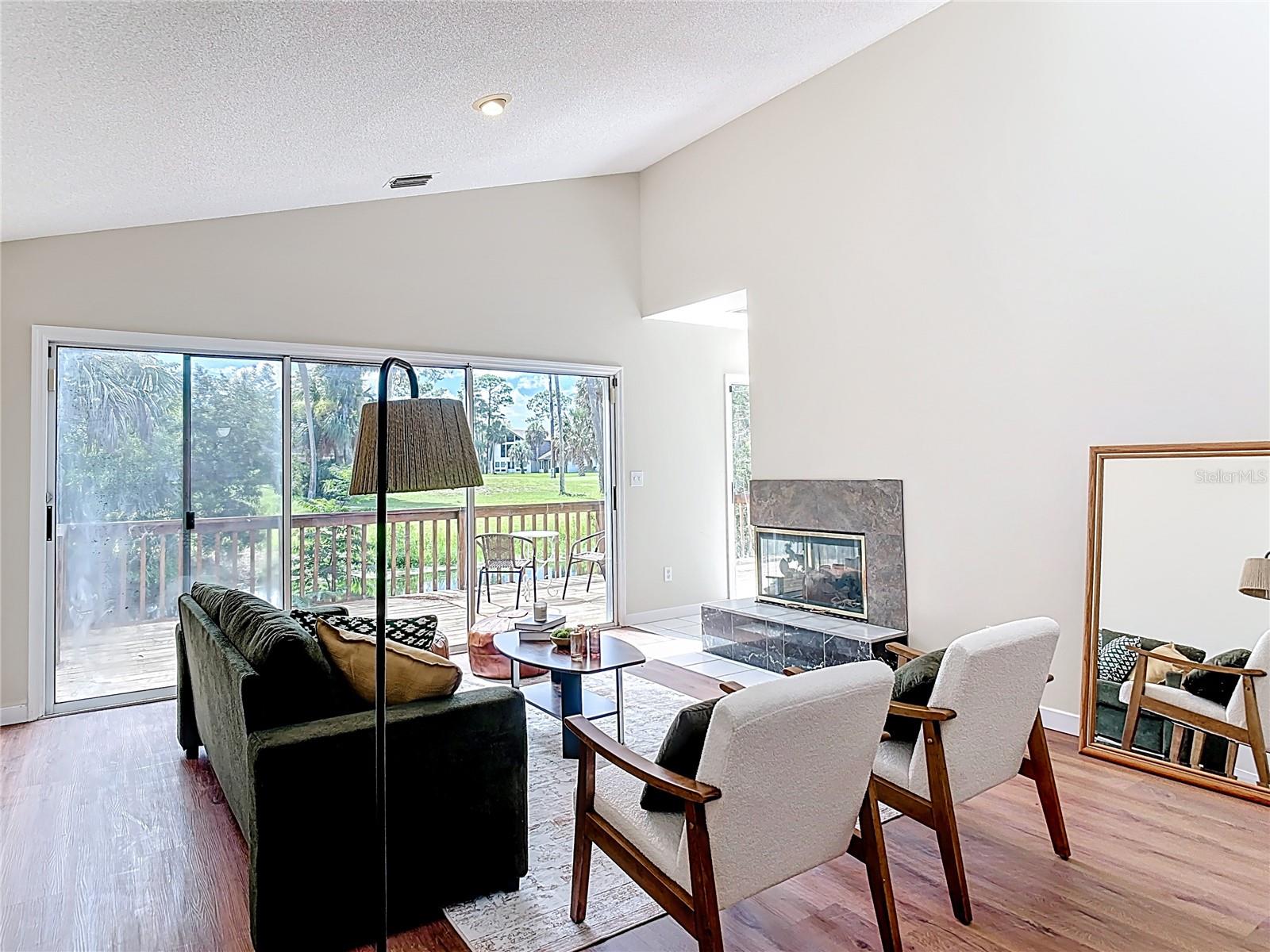 PELICAN BAY PH 04 UNIT 02 - Residential Lease