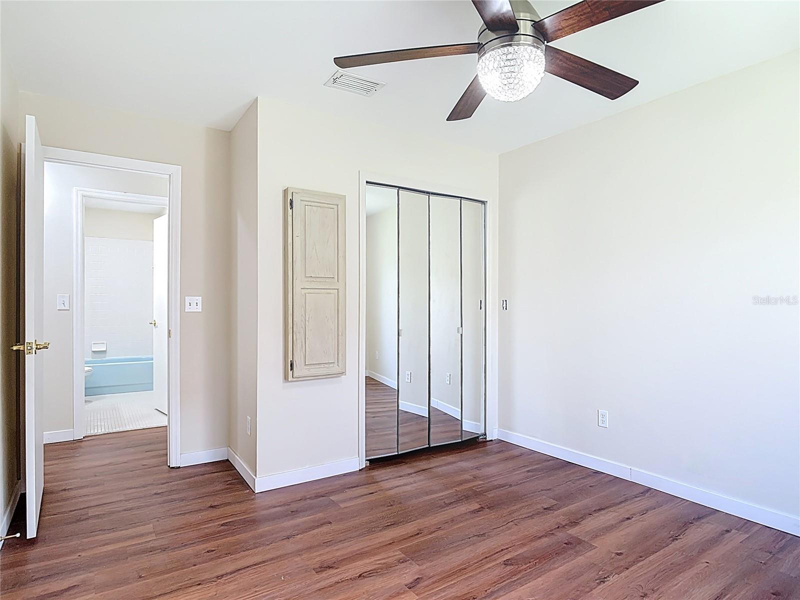 PELICAN BAY PH 04 UNIT 02 - Residential Lease